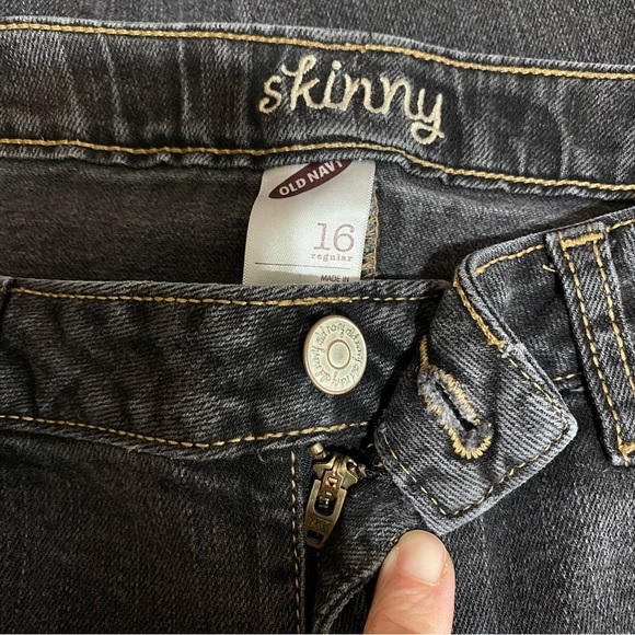 Old Navy Faded Black Denim Boys Skinny Jeans - Picture 7 of 8
